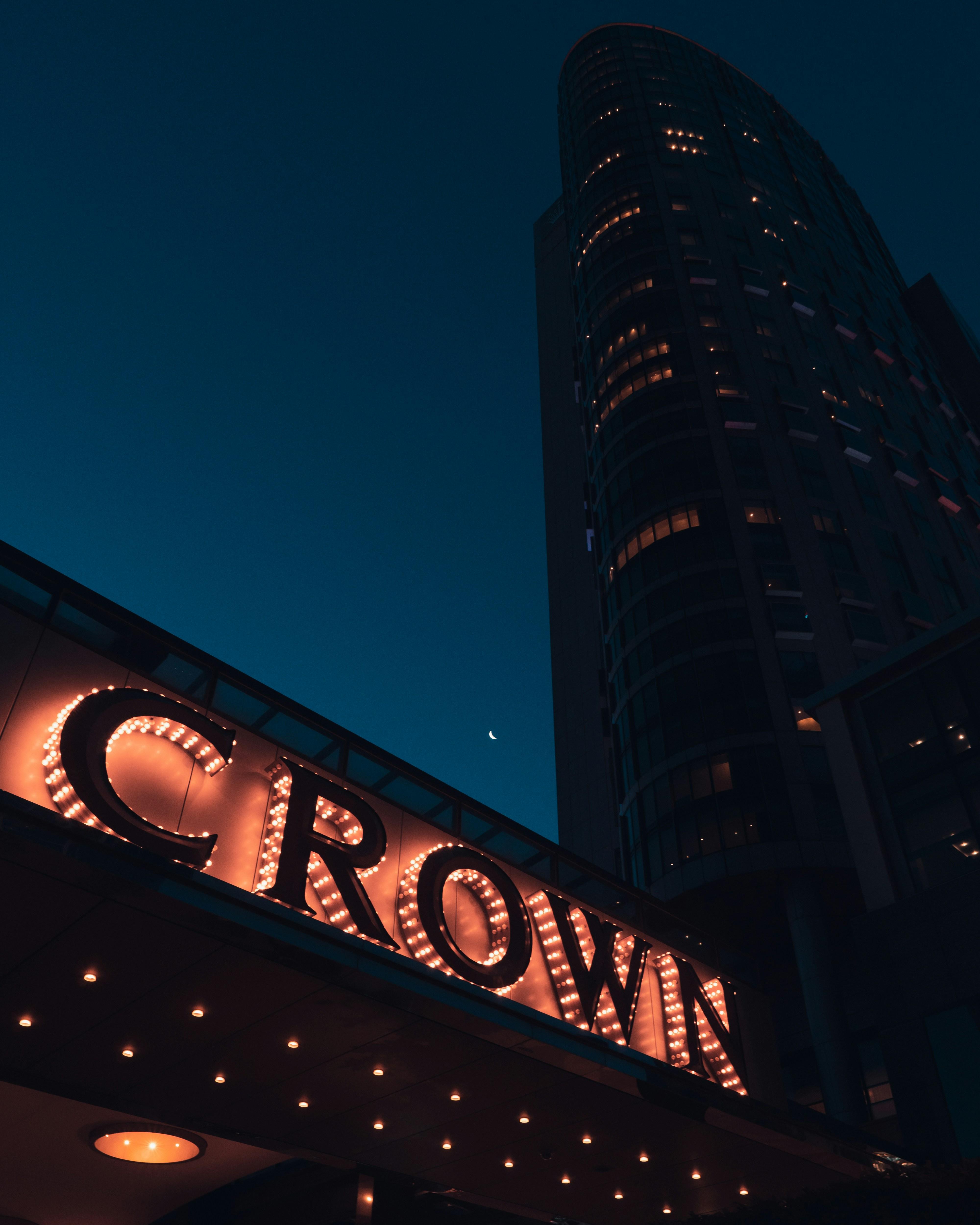 Exploring The Crowns Historical Fidelity: Fact vs. Fiction